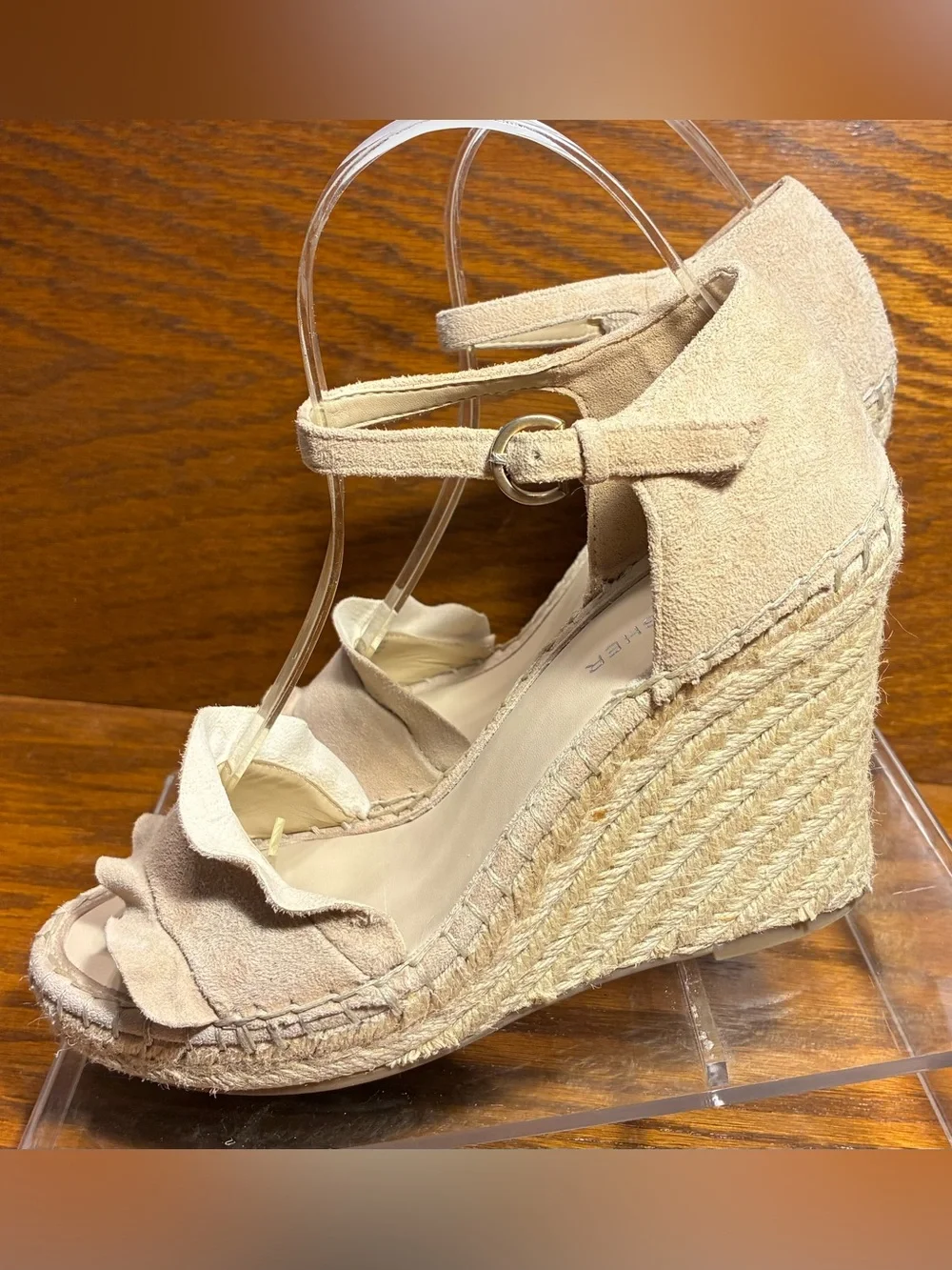 Marc Fisher Suede Ruffle Ankle Strap Espadrille Wedge Sandals Beige Size 7